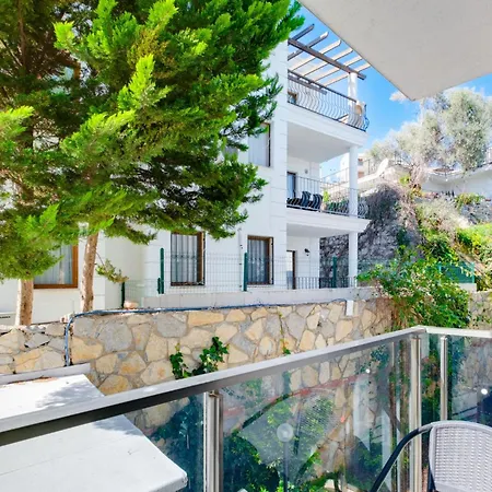 Apartman With Balcony Shared Pool Near