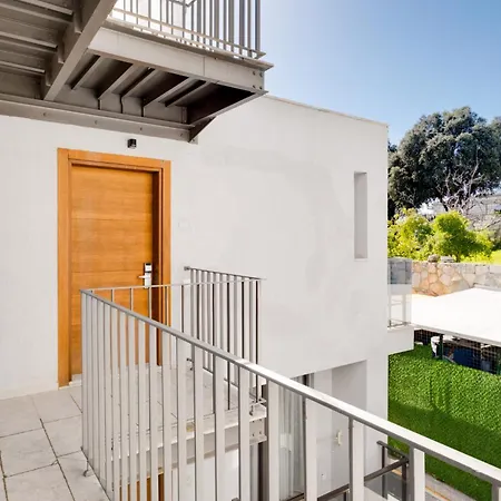 With Balcony Shared Pool Near *